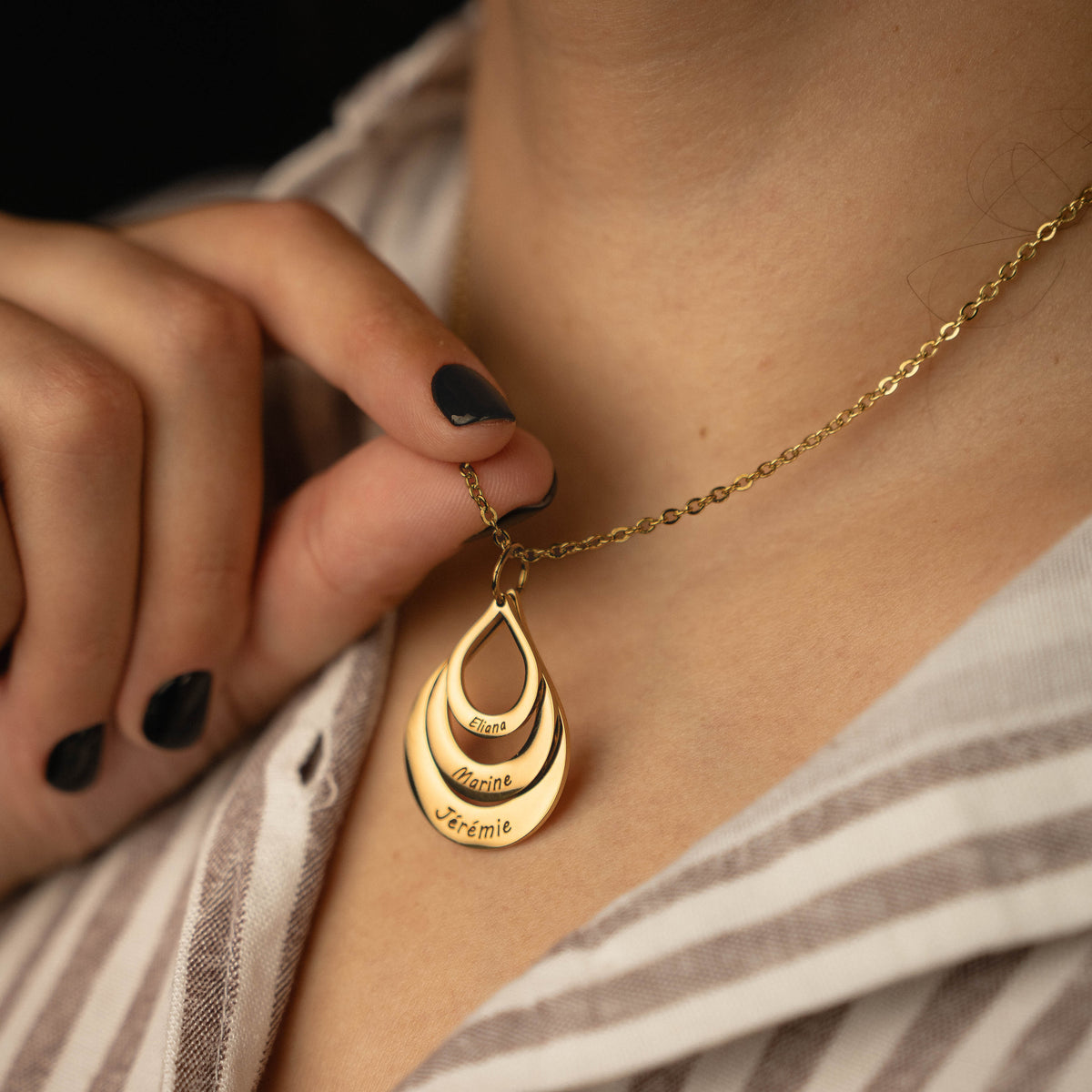 Personalised Teardrop Necklace with 1–3 Names